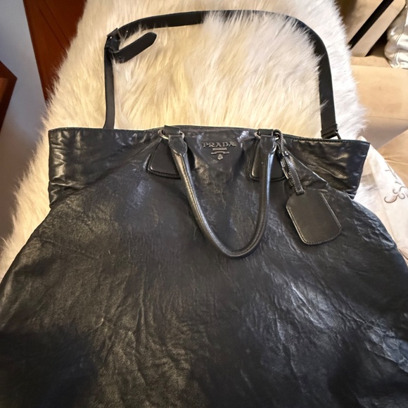 Black Prada large handbag. Double handle + Strap - Picture 4 of 16